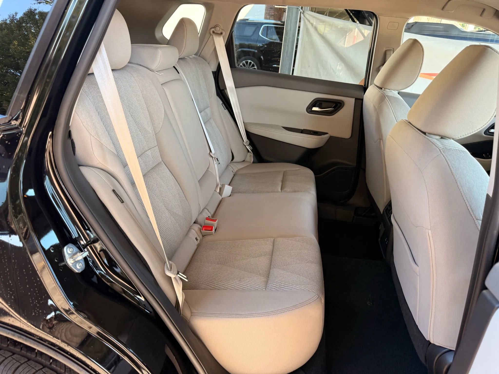 Used 2025 Nissan Rogue SV image 71