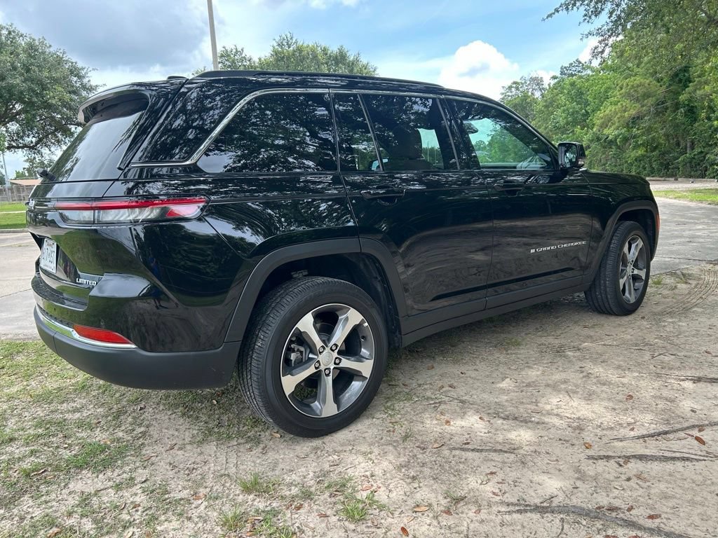 Used 2025 Jeep Grand Cherokee Limited RWD image 16