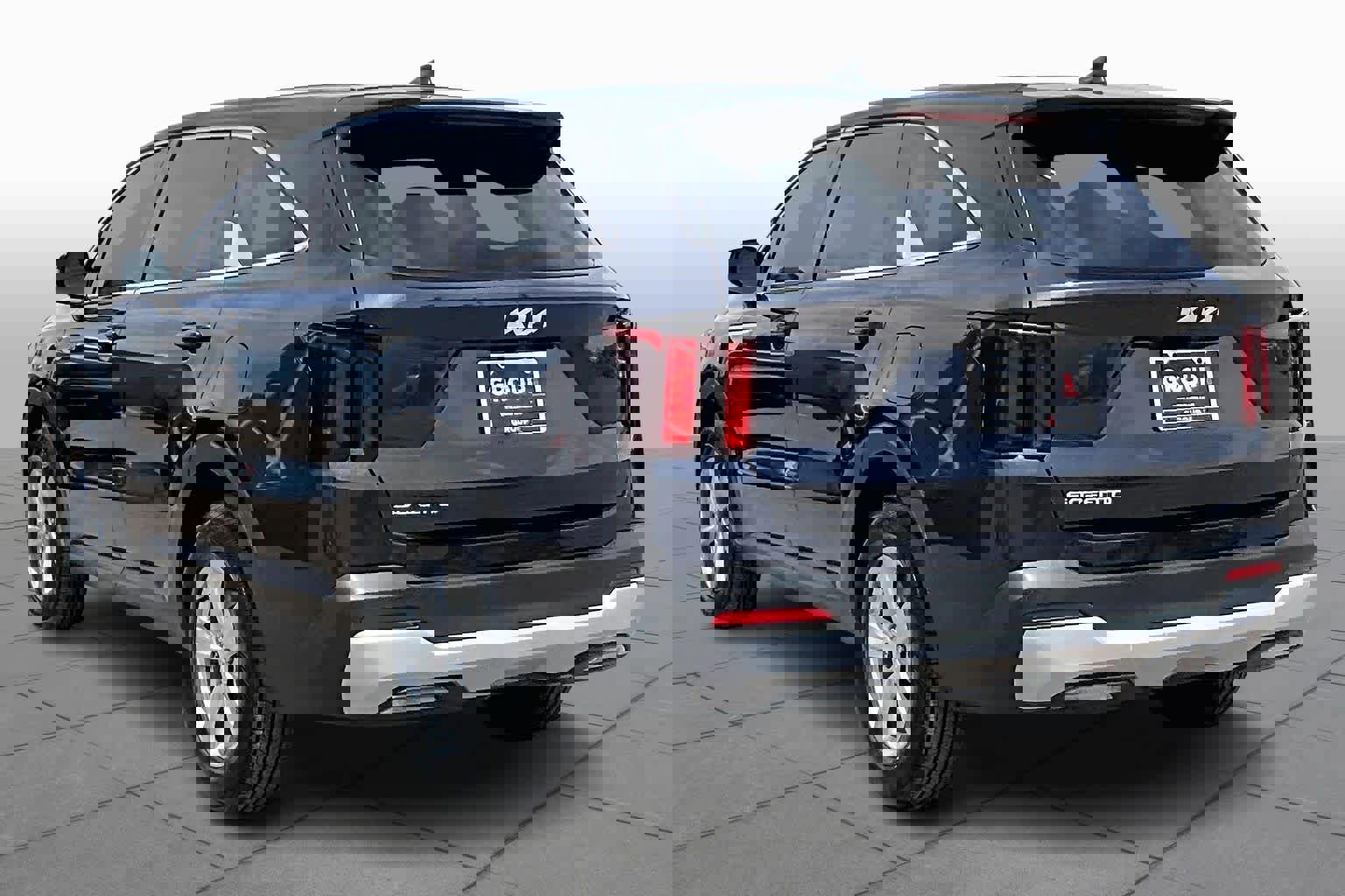 Used 2025 Kia Sorento LX image 11