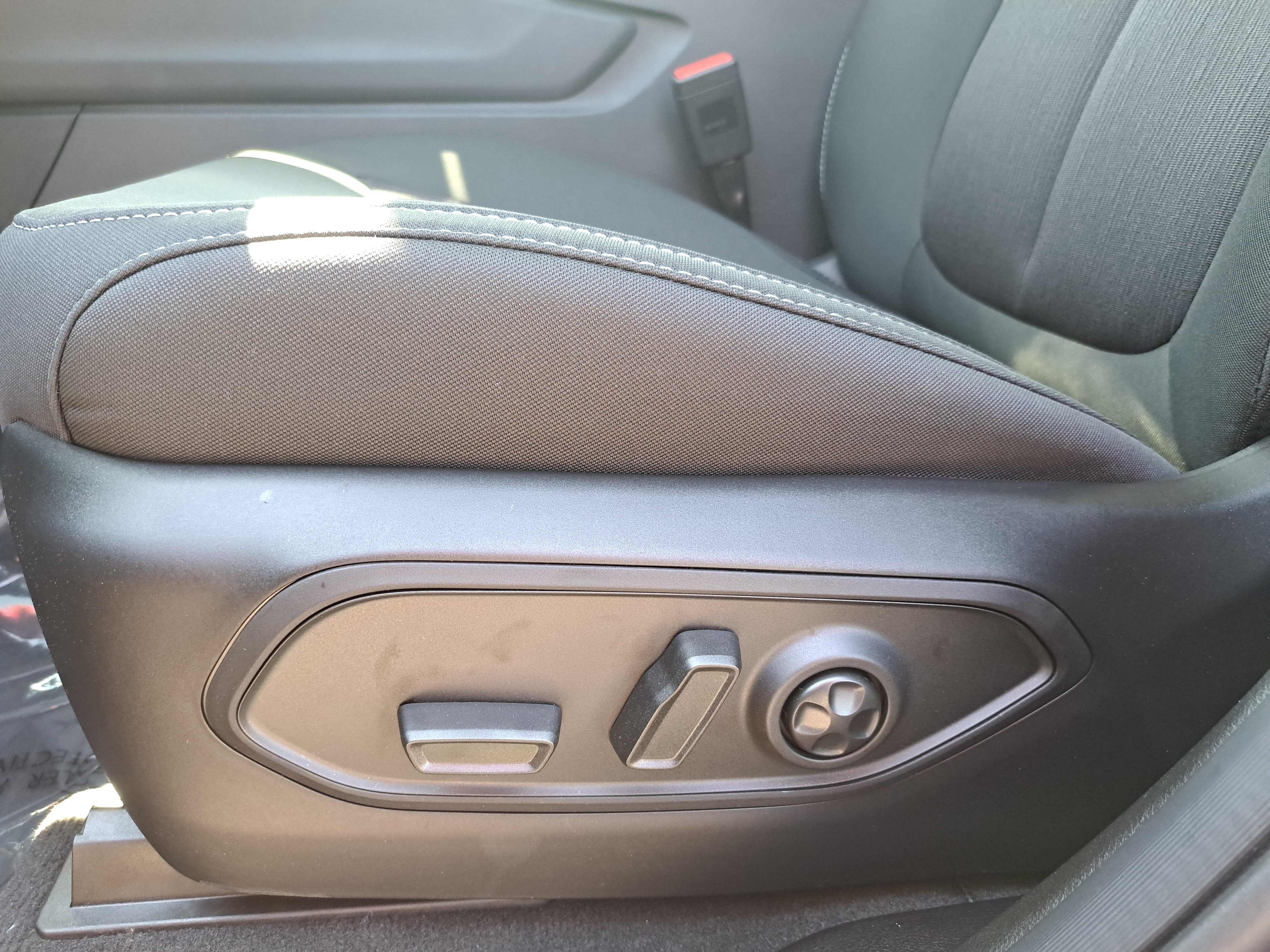 New 2026 Jeep Grand Cherokee Laredo X AWD/4WD image 27