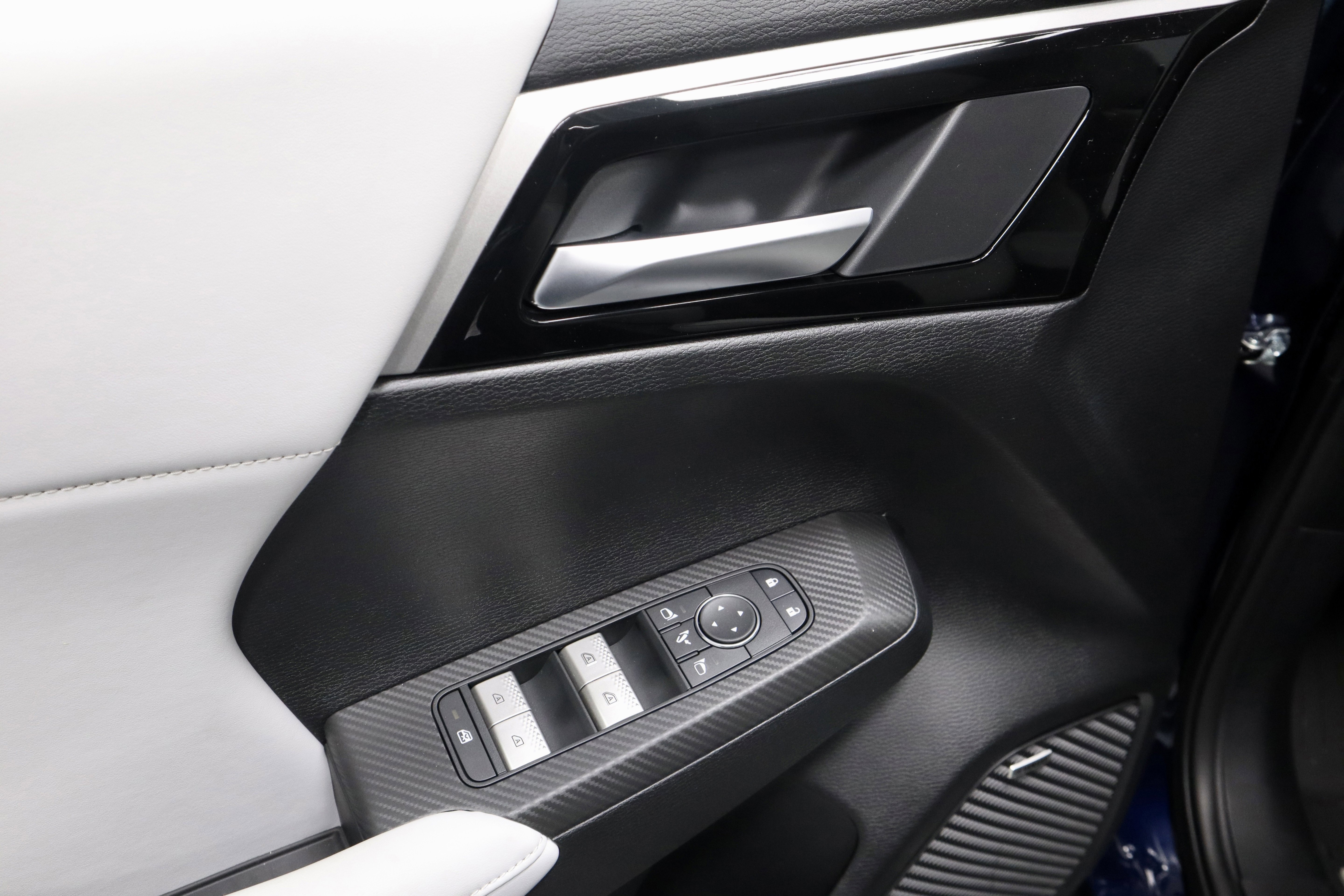 New 2026 Mitsubishi Outlander SE image 16