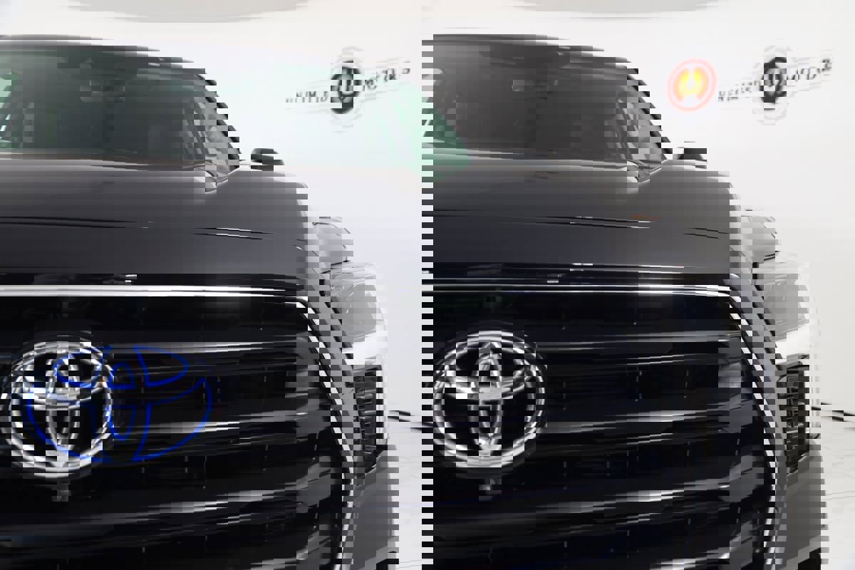 Used 2024 Toyota Sequoia Limited image 21