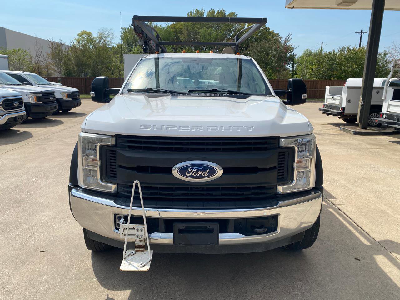 Used 2017 Ford F550 2WD Regular Cab Super Duty image 8