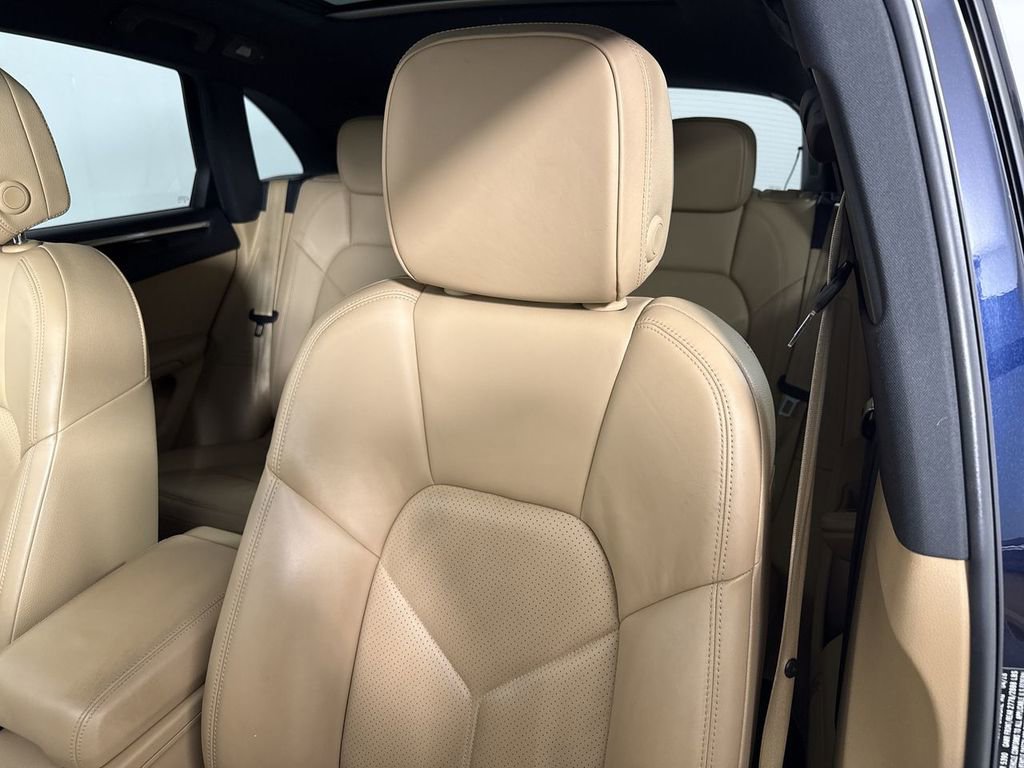 Certified 2018 Porsche Macan image 39