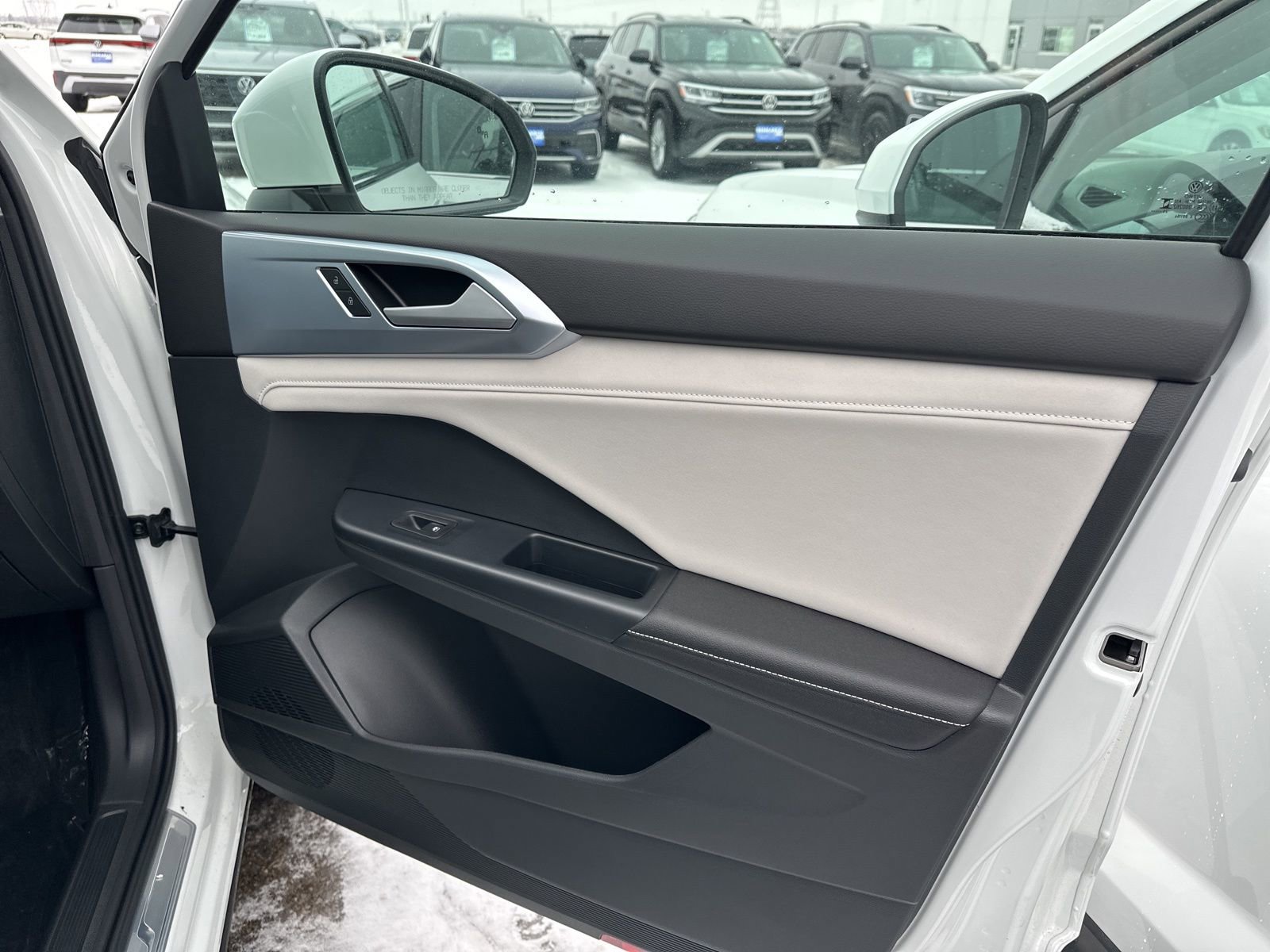 New 2026 Volkswagen Taos SE AWD/4WD image 33