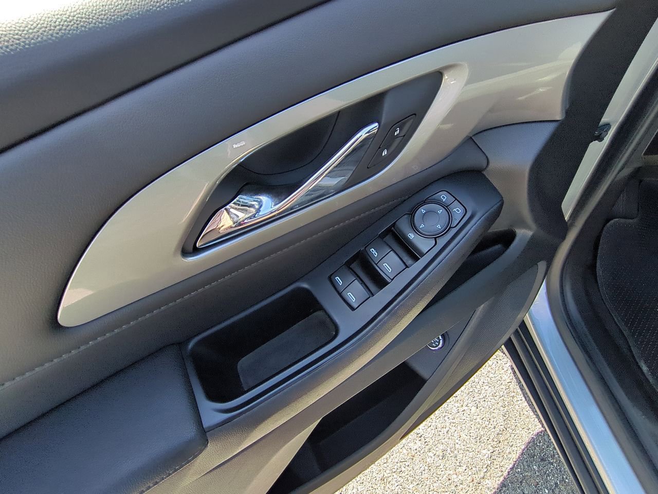 Certified 2023 Chevrolet Traverse LT image 22