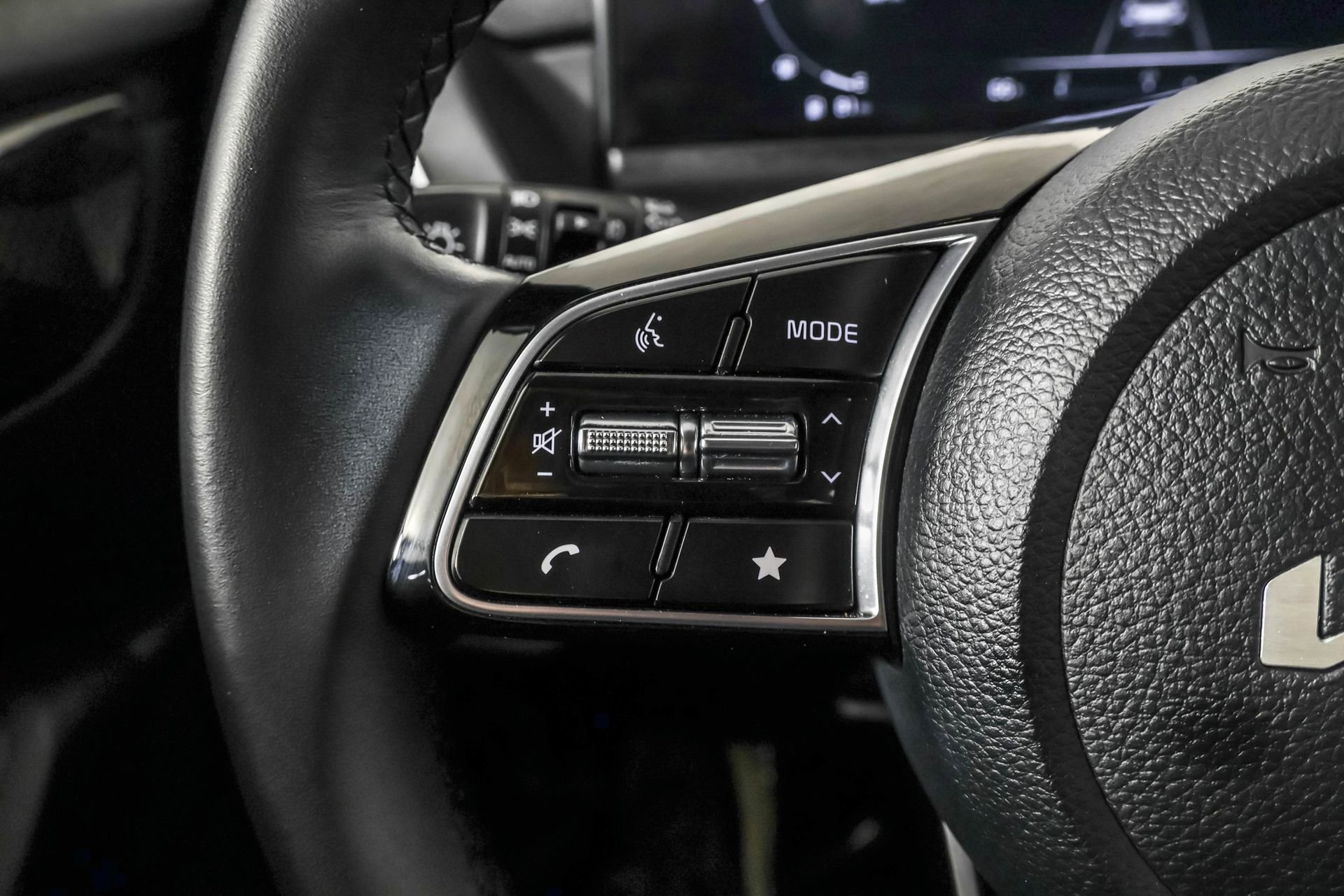 Used 2025 Kia Seltos EX image 28