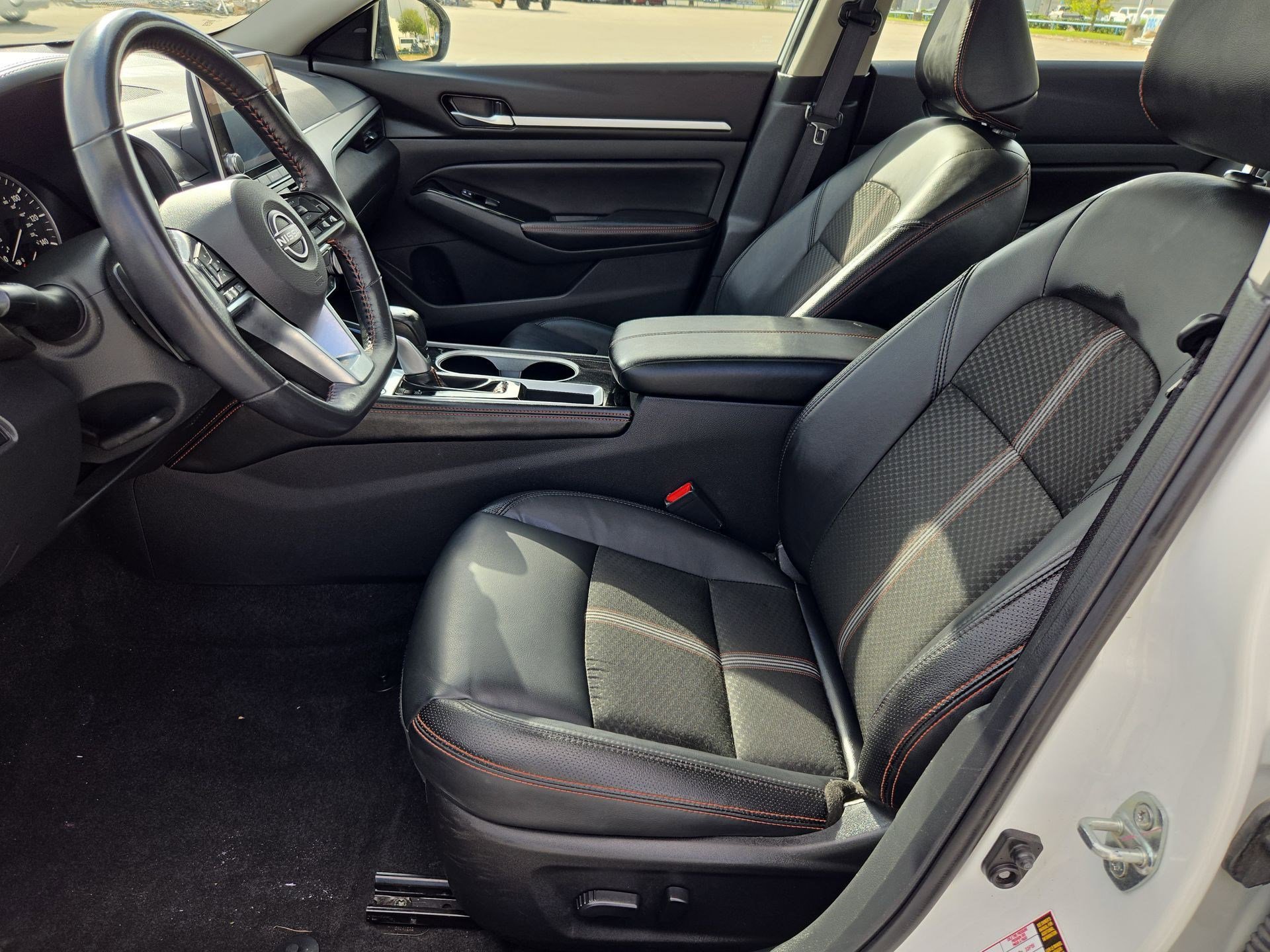 Used 2025 Nissan Altima 2.5 SR image 15