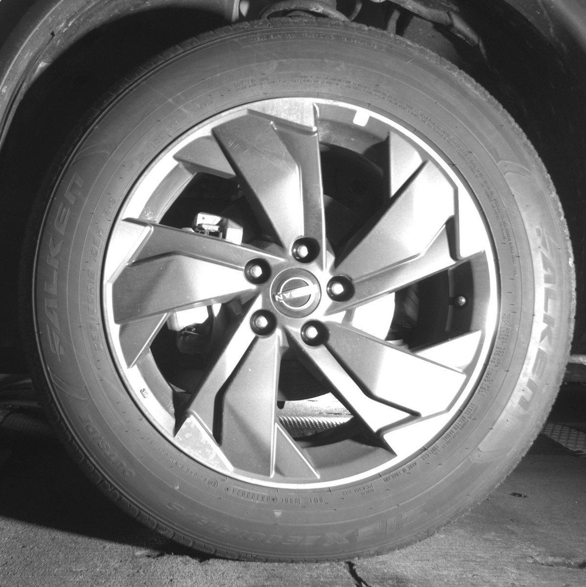 Used 2025 Nissan Rogue SV image 12