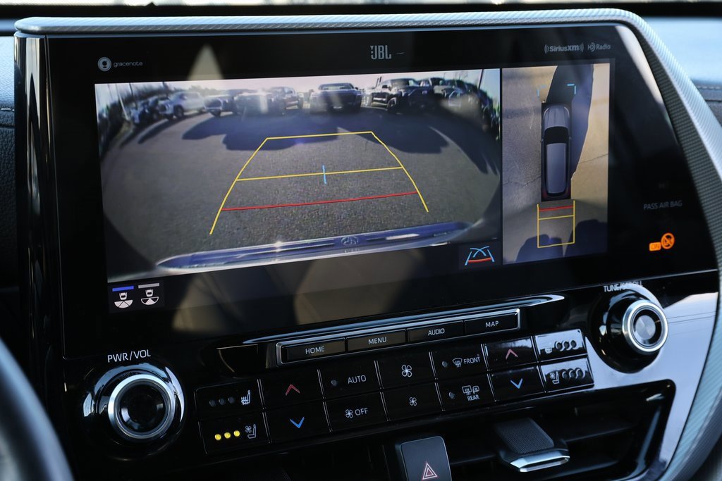 Used 2021 Toyota Highlander Platinum image 18