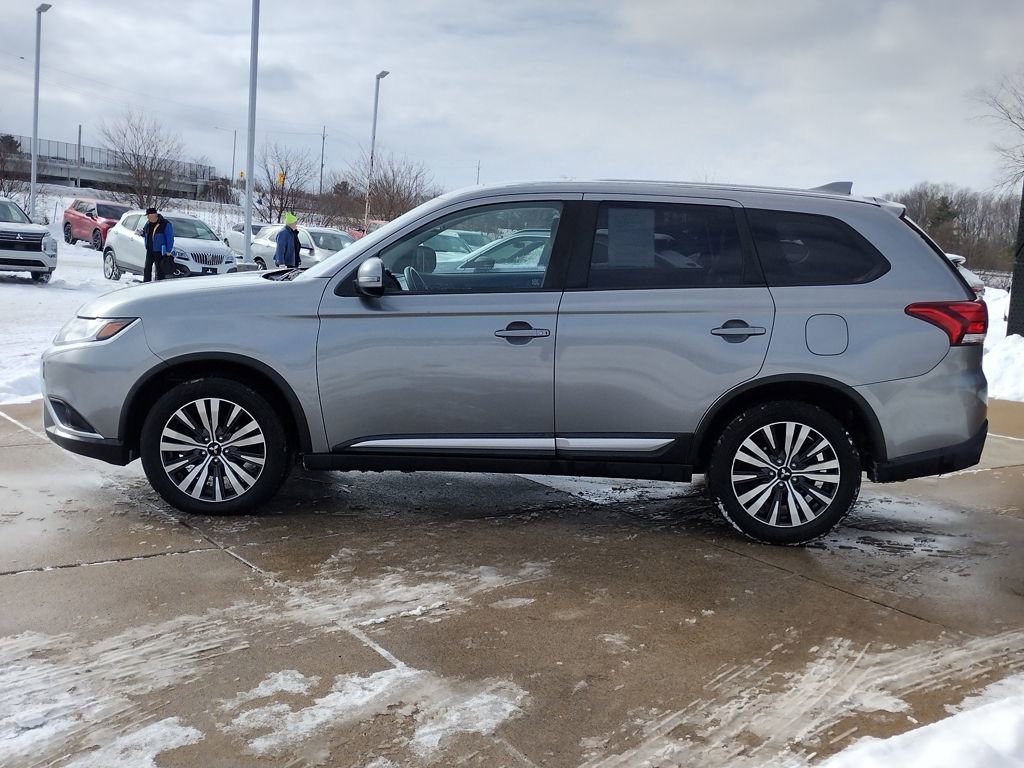 Used 2020 Mitsubishi Outlander SE image 20