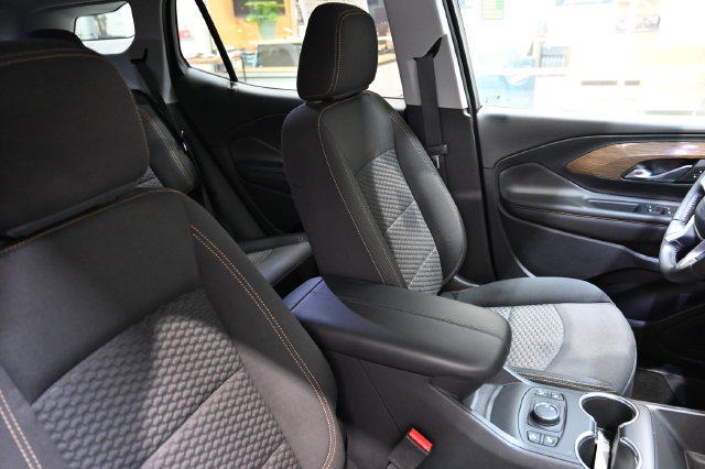 Used 2021 GMC Terrain SLE w/ Driver Convenience Package FWD image 8