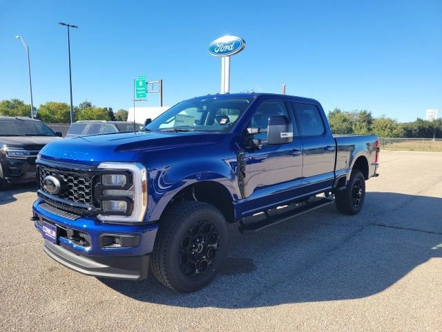 New 2026 Ford F250 Lariat w/ Black Appearance Package image 24