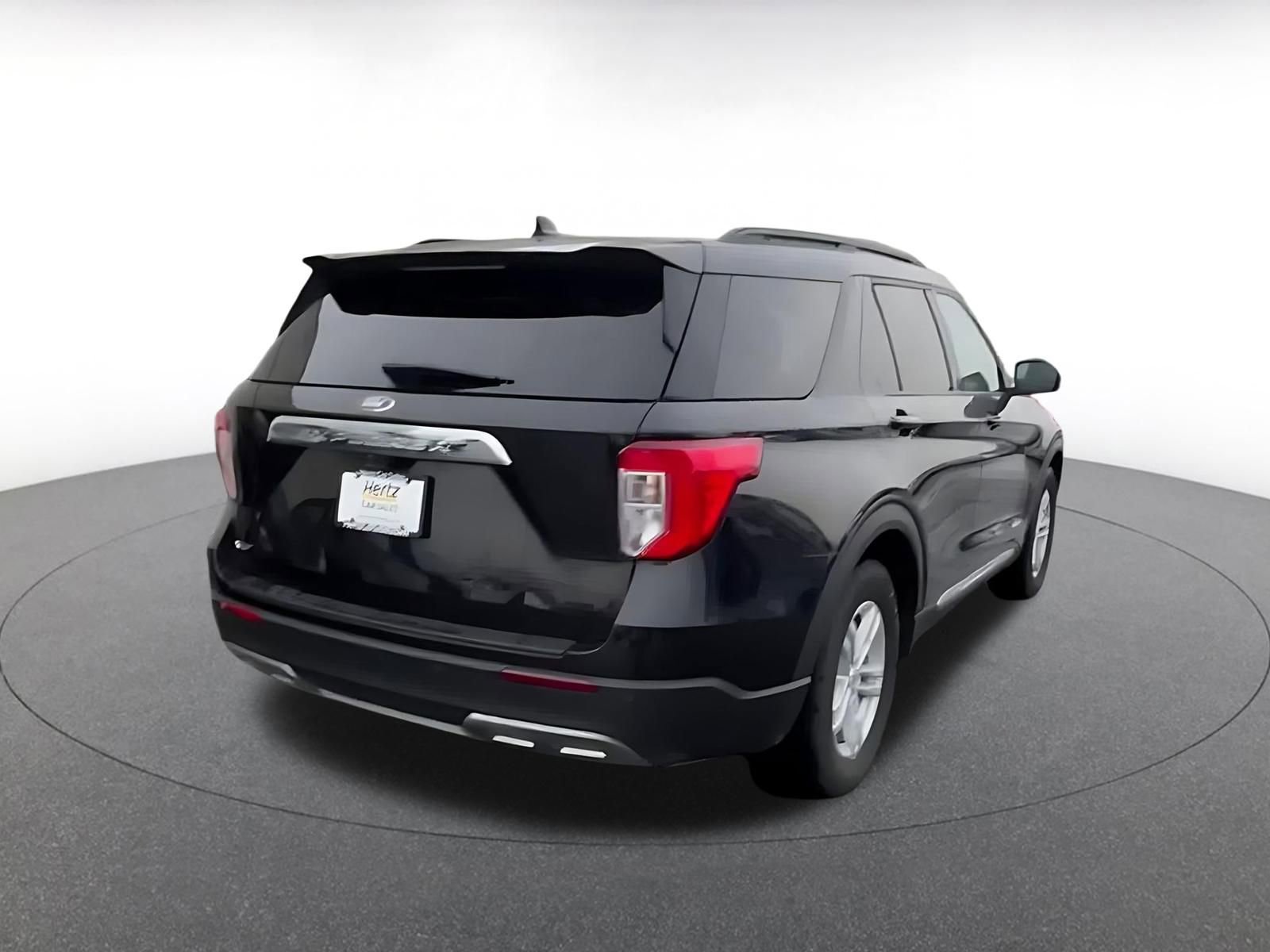 Used 2024 Ford Explorer XLT w/ Equipment Group 202A image 14