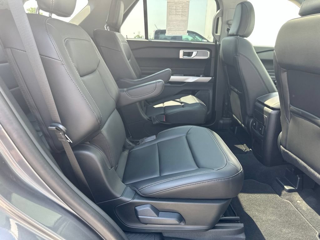 Certified 2024 Ford Explorer XLT w/ Equipment Group 202A AWD/4WD image 30