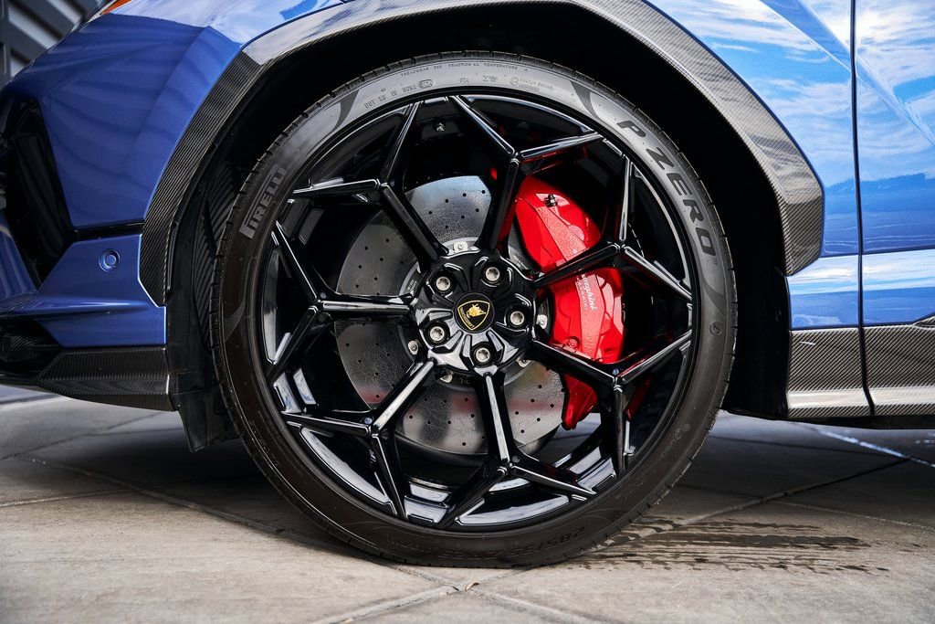 Used 2024 Lamborghini Urus Performante AWD/4WD image 3