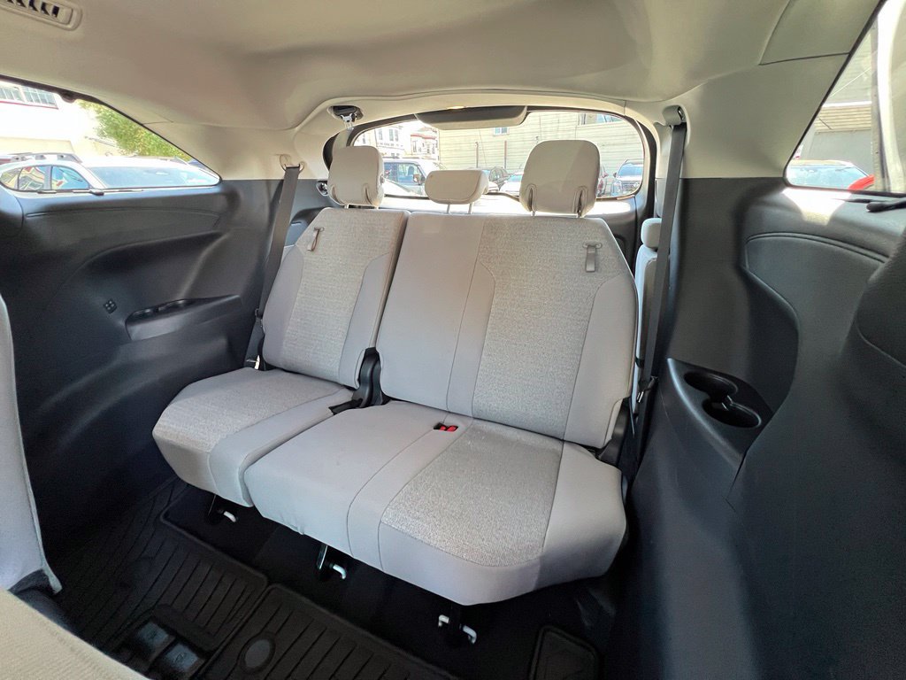 Certified 2026 Toyota Sienna LE AWD/4WD image 18