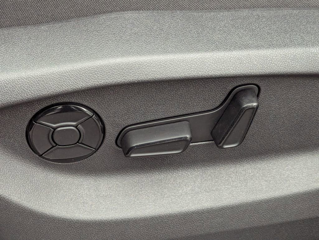 New 2026 Volkswagen Tiguan SE image 27