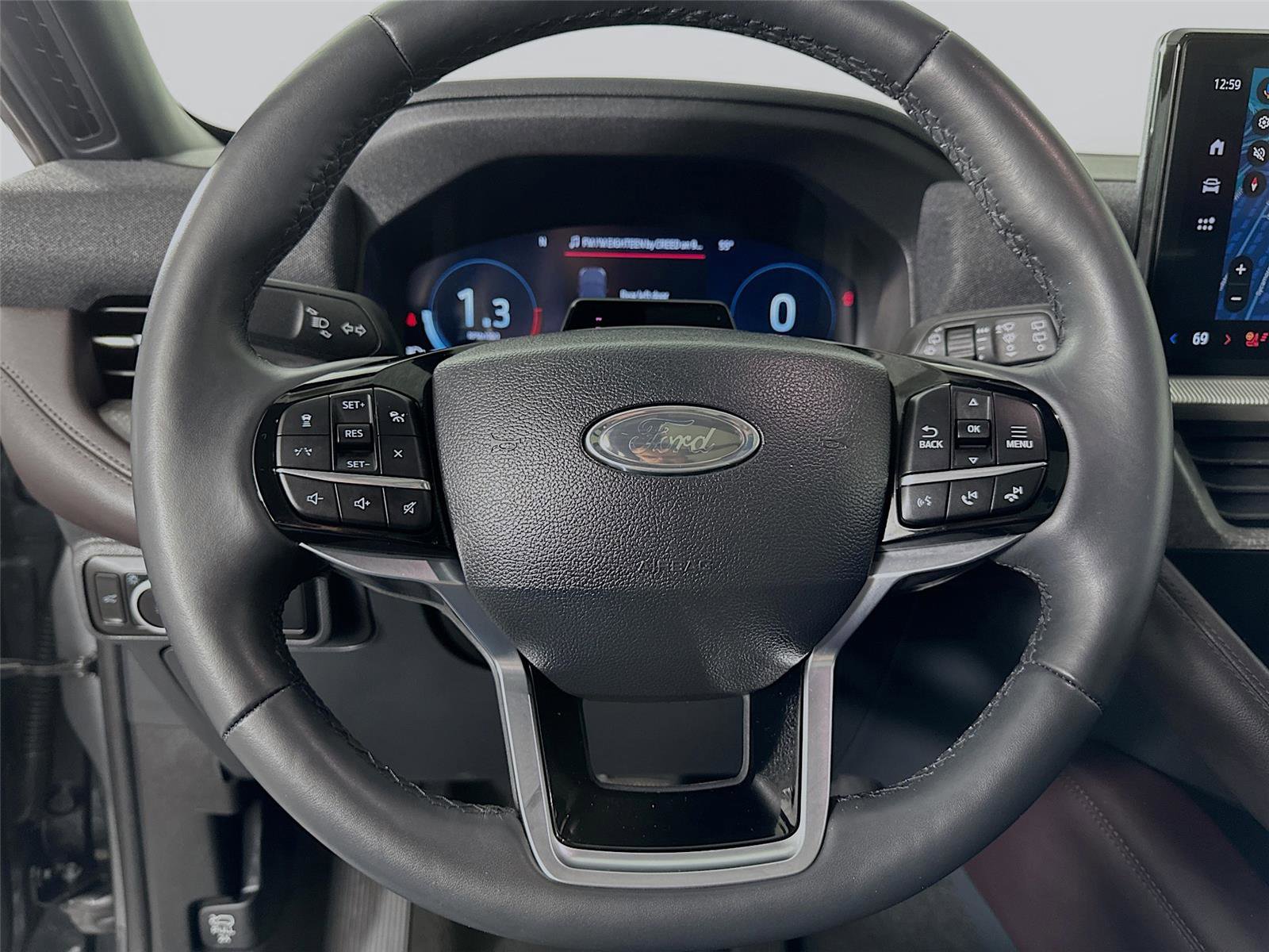 Used 2025 Ford Explorer Platinum w/ LUX Leather Package image 12