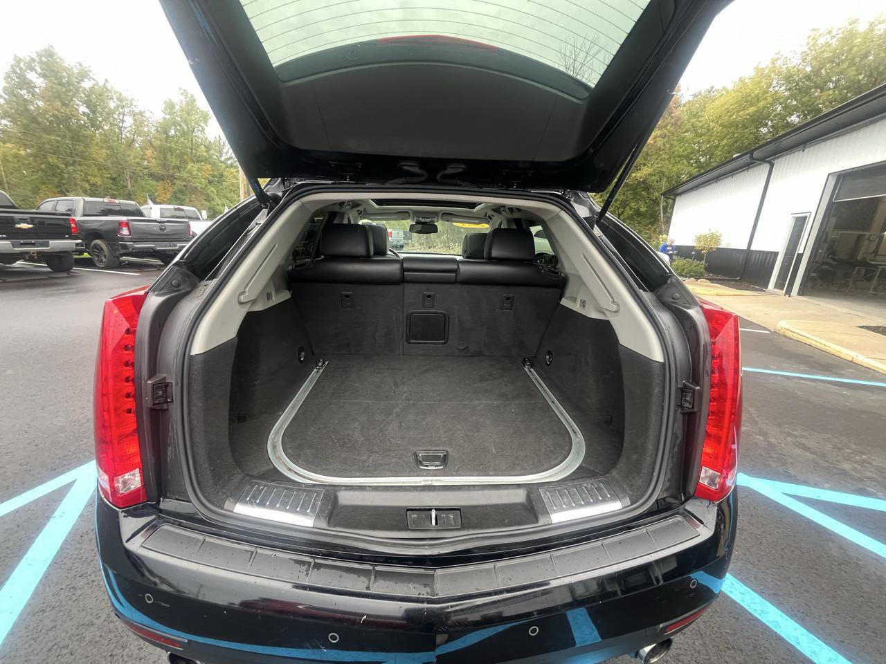 Used 2011 Cadillac SRX Luxury FWD image 18