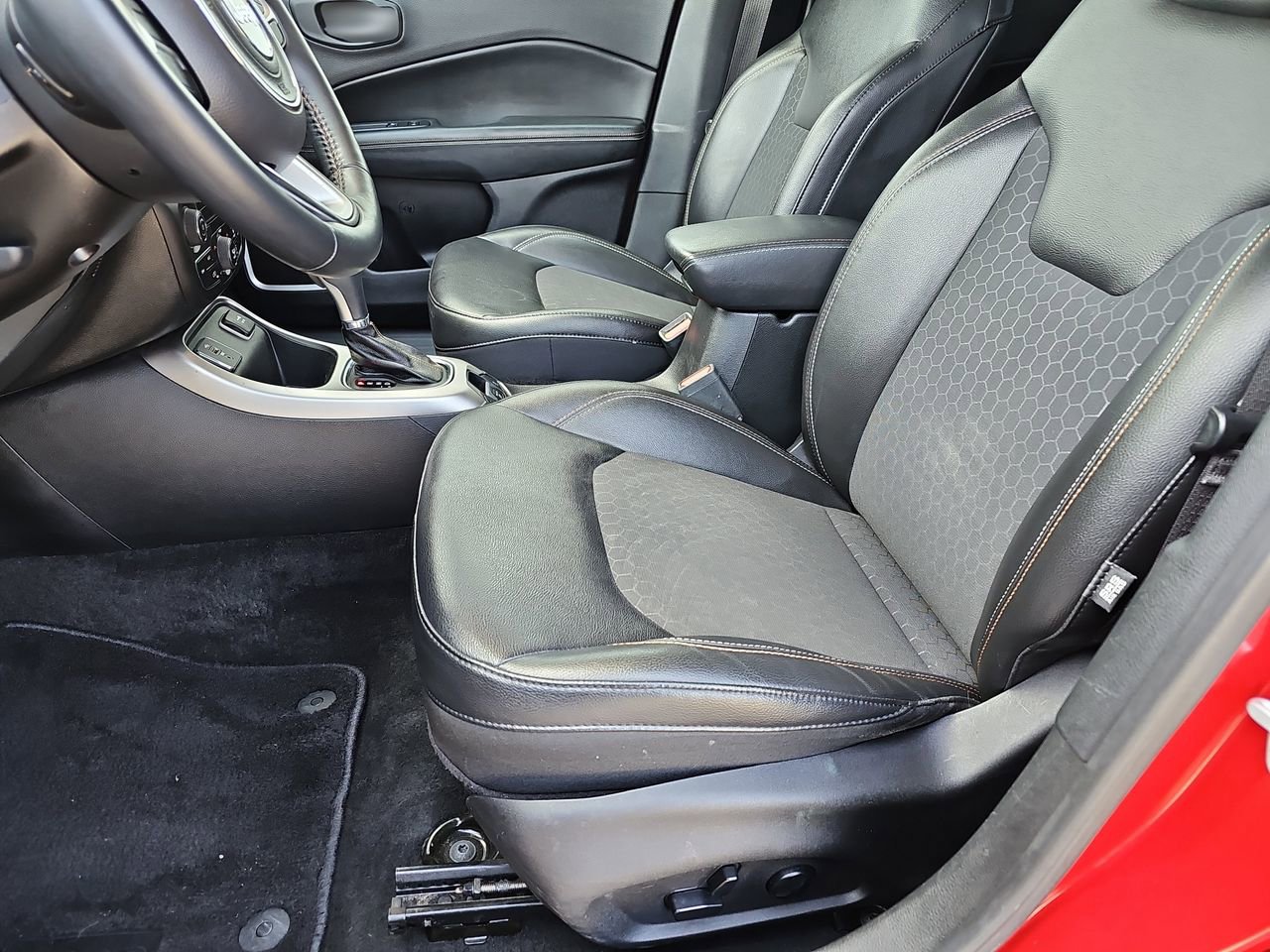 Used 2018 Jeep Compass Latitude w/ Popular Equipment Group image 19