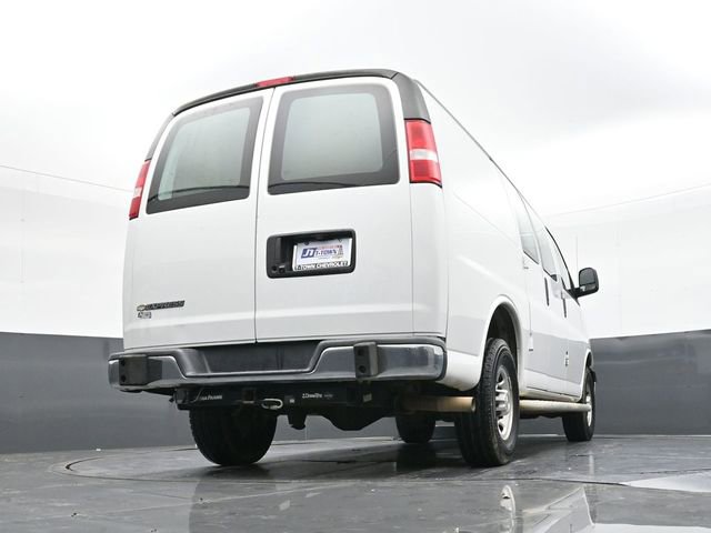 Used 2021 Chevrolet Express 2500 w/ Driver Convenience Package image 40