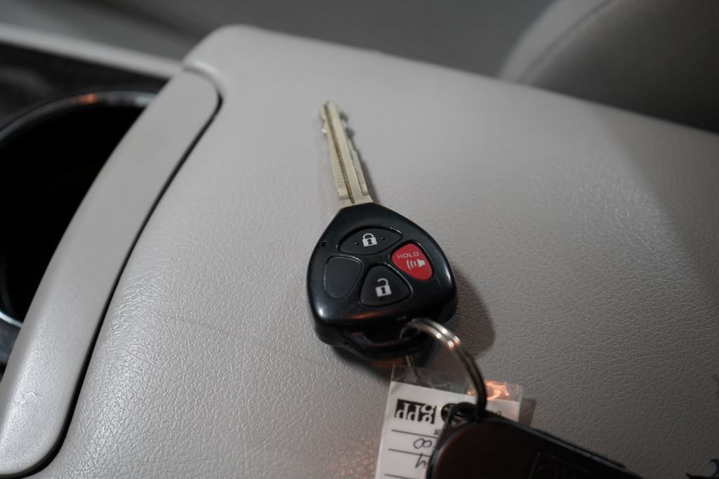 Used 2013 Toyota Venza LE FWD image 20