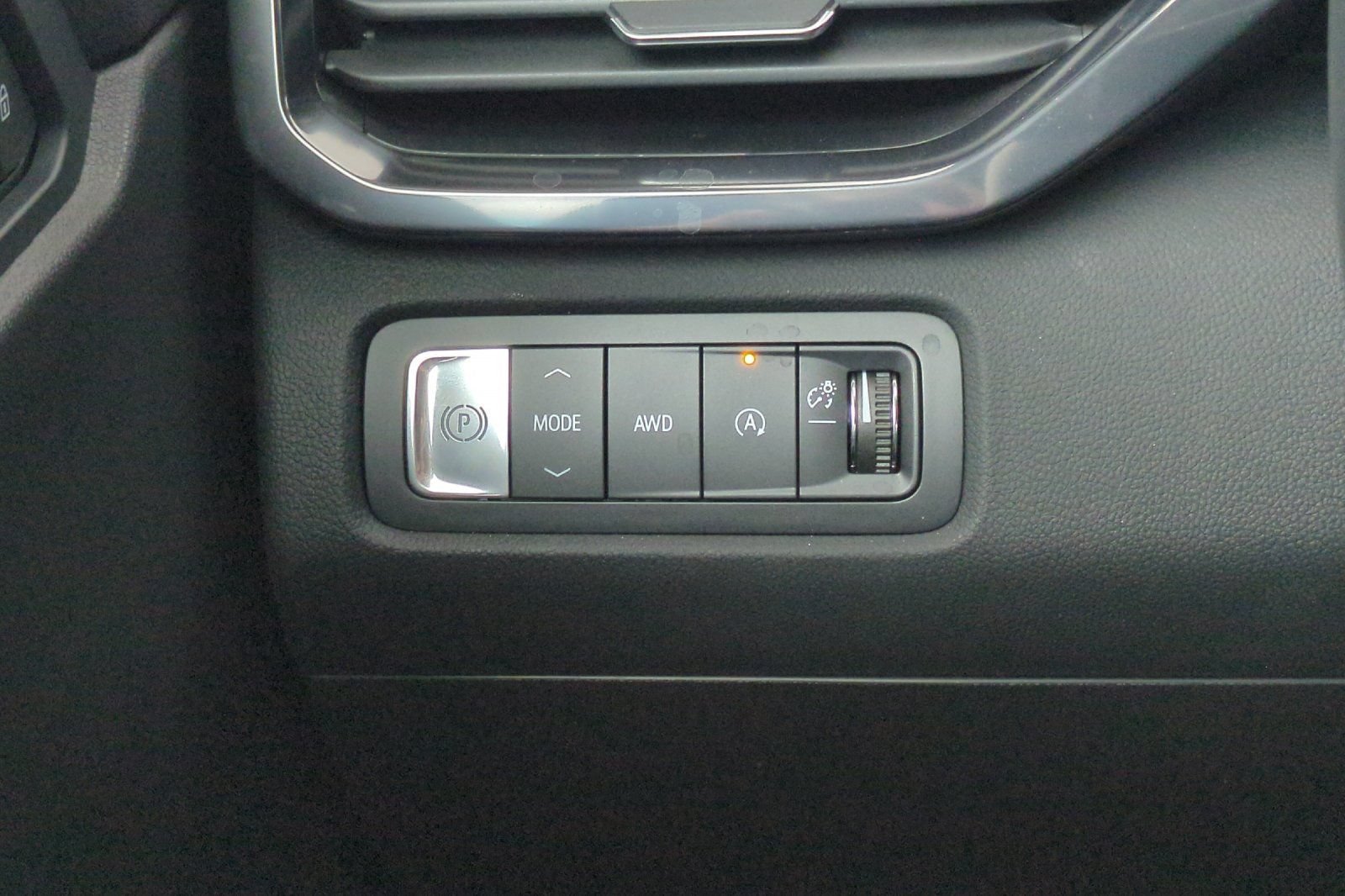 New 2026 GMC Acadia Denali w/ Super Cruise Package AWD/4WD image 32