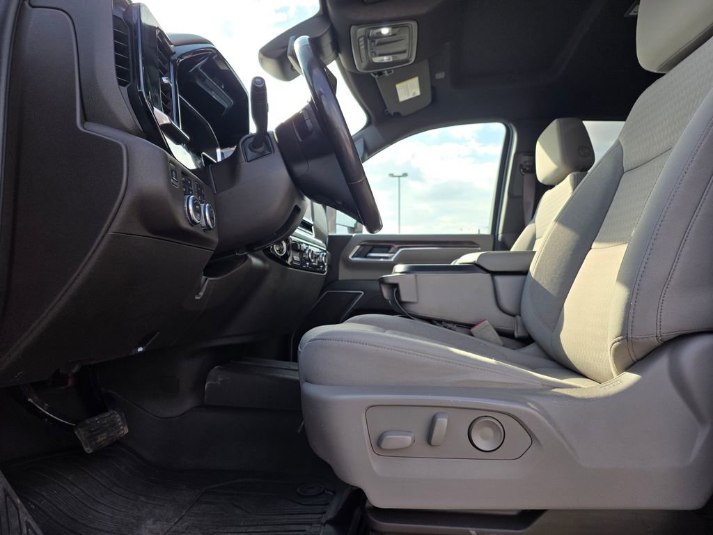 Used 2024 GMC Sierra 3500 SLE w/ SLE Value Package image 11