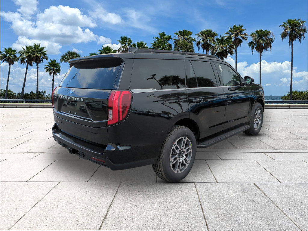 New 2026 Ford Expedition Active RWD image 7