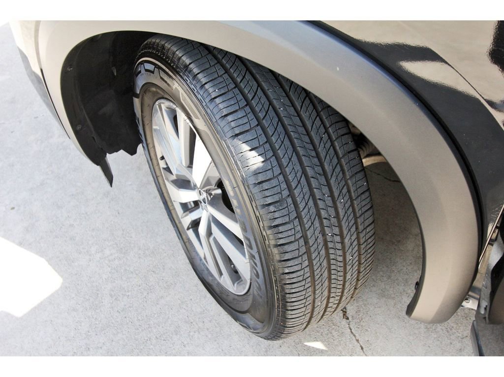 Used 2023 Nissan Pathfinder SL w/ Black Appearance Package image 35