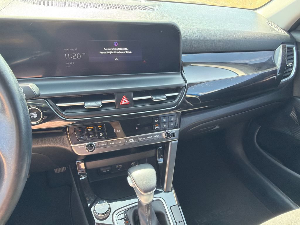 Used 2024 Kia Seltos S FWD image 28