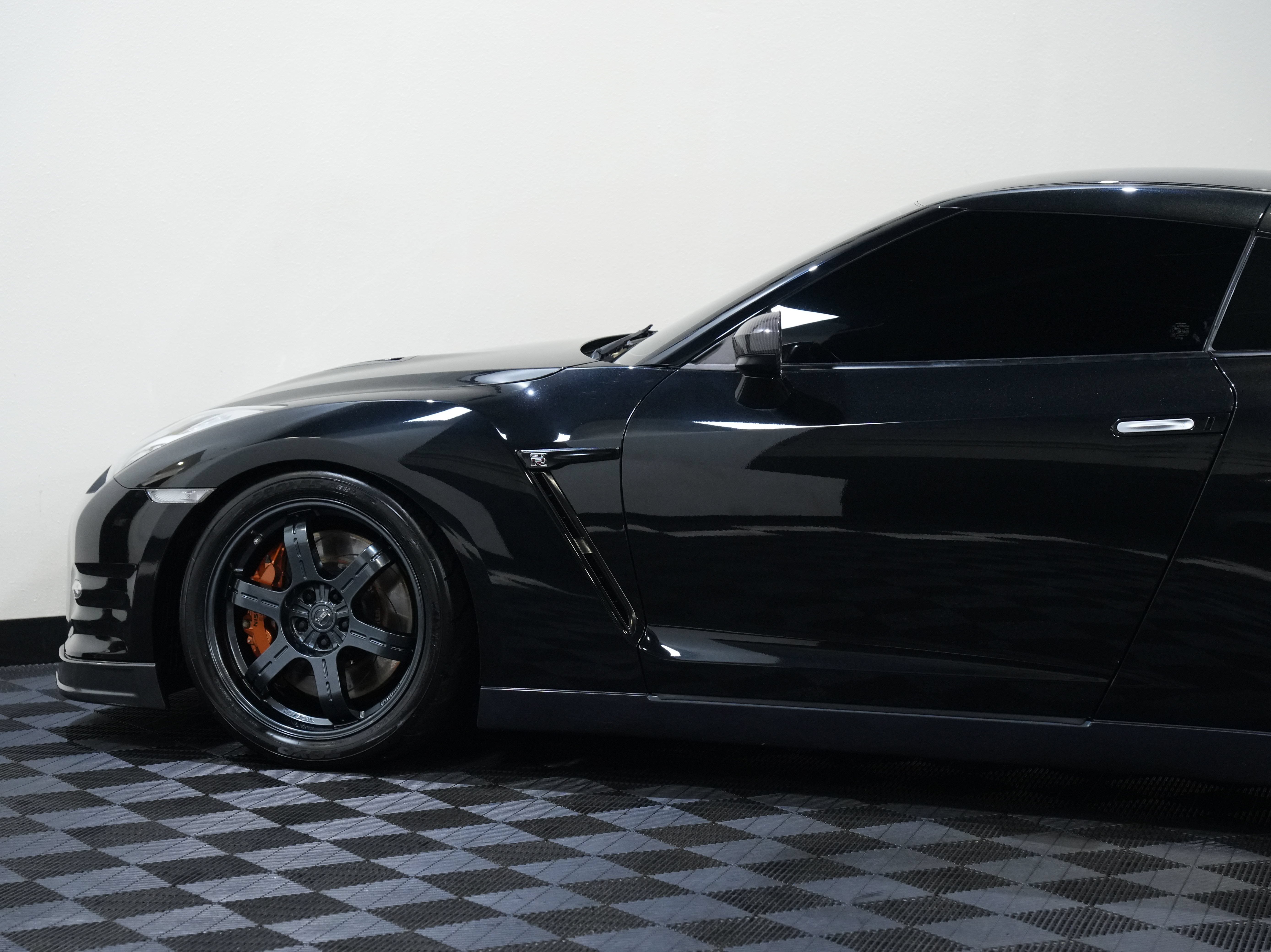 Used 2015 Nissan GT-R Black Edition AWD/4WD image 19