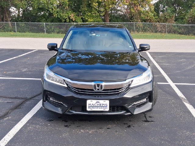 Used 2017 Honda Accord Touring image 9