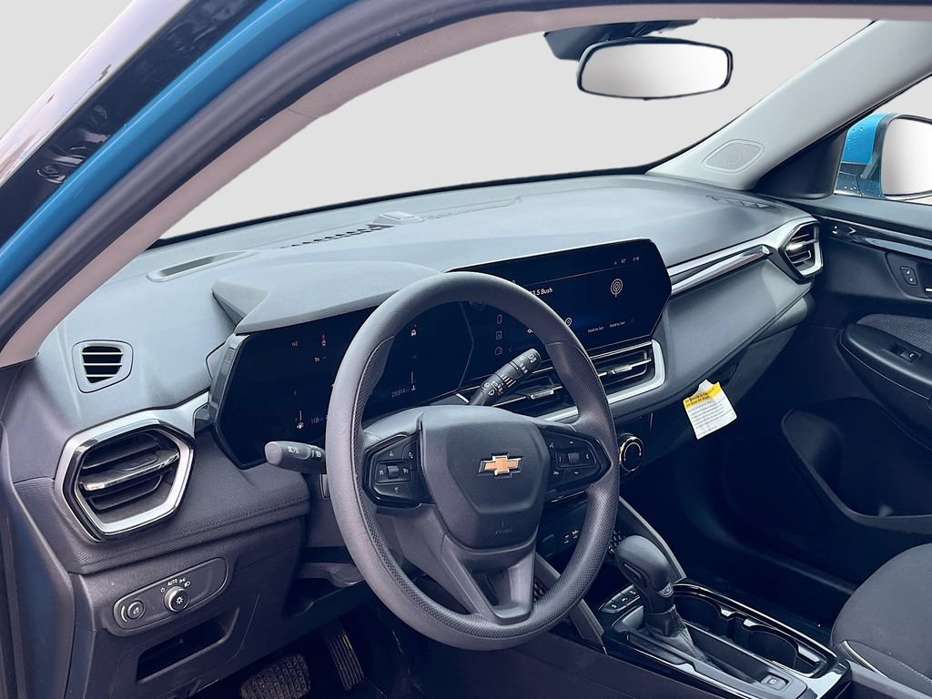 Used 2025 Chevrolet TrailBlazer LT AWD/4WD image 9