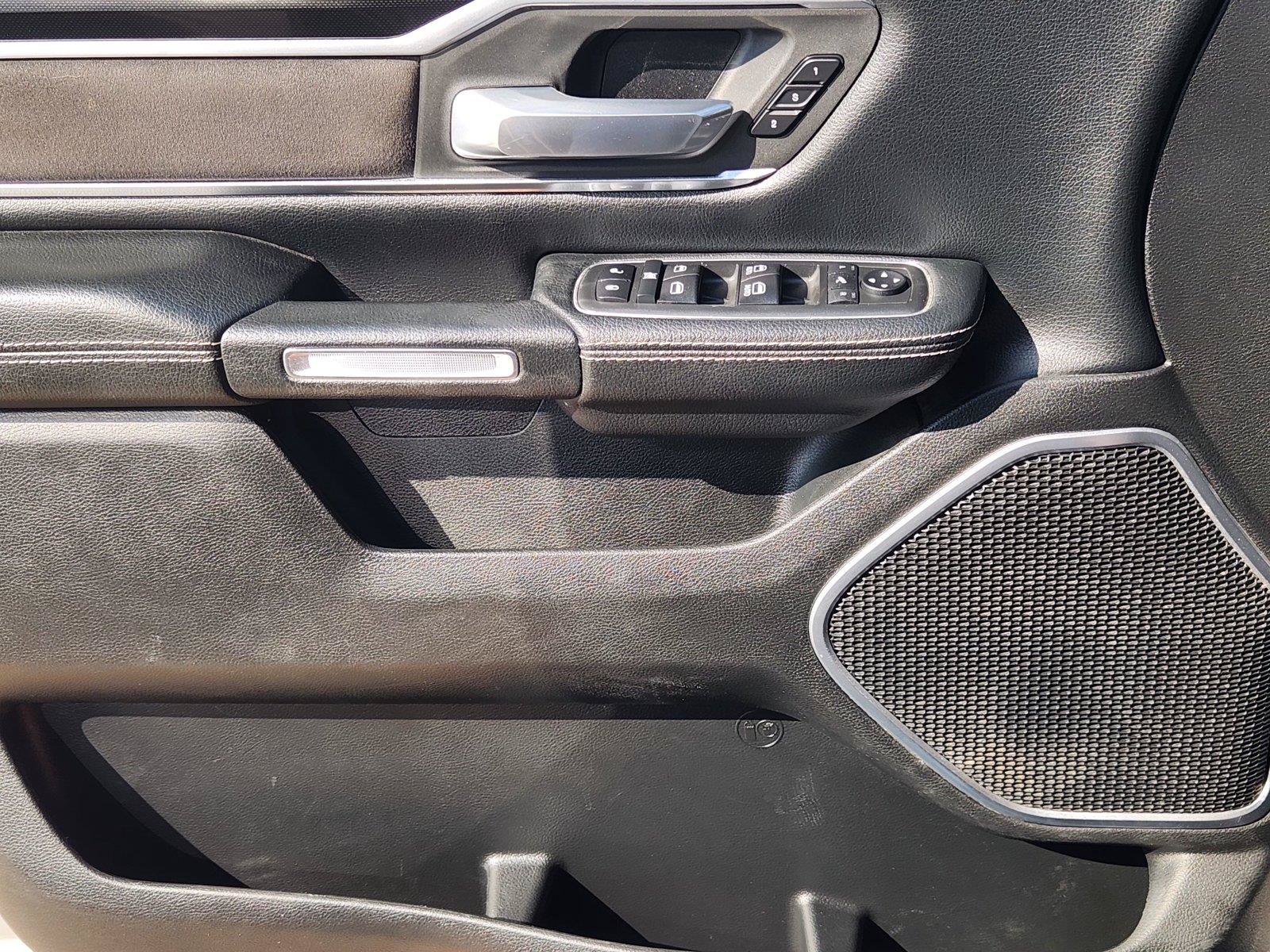Used 2020 RAM 1500 Laramie w/ Sport Appearance Package AWD/4WD image 17