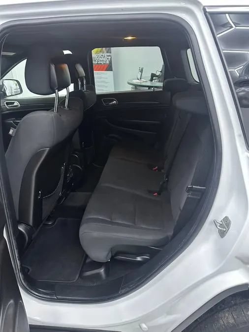 Used 2014 Jeep Grand Cherokee Laredo w/ 18" Wheel & 8.4" Radio Group AWD/4WD image 7