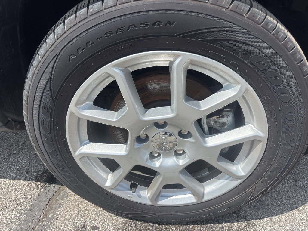 Used 2021 Jeep Renegade Latitude w/ Sun & Sound Group image 7