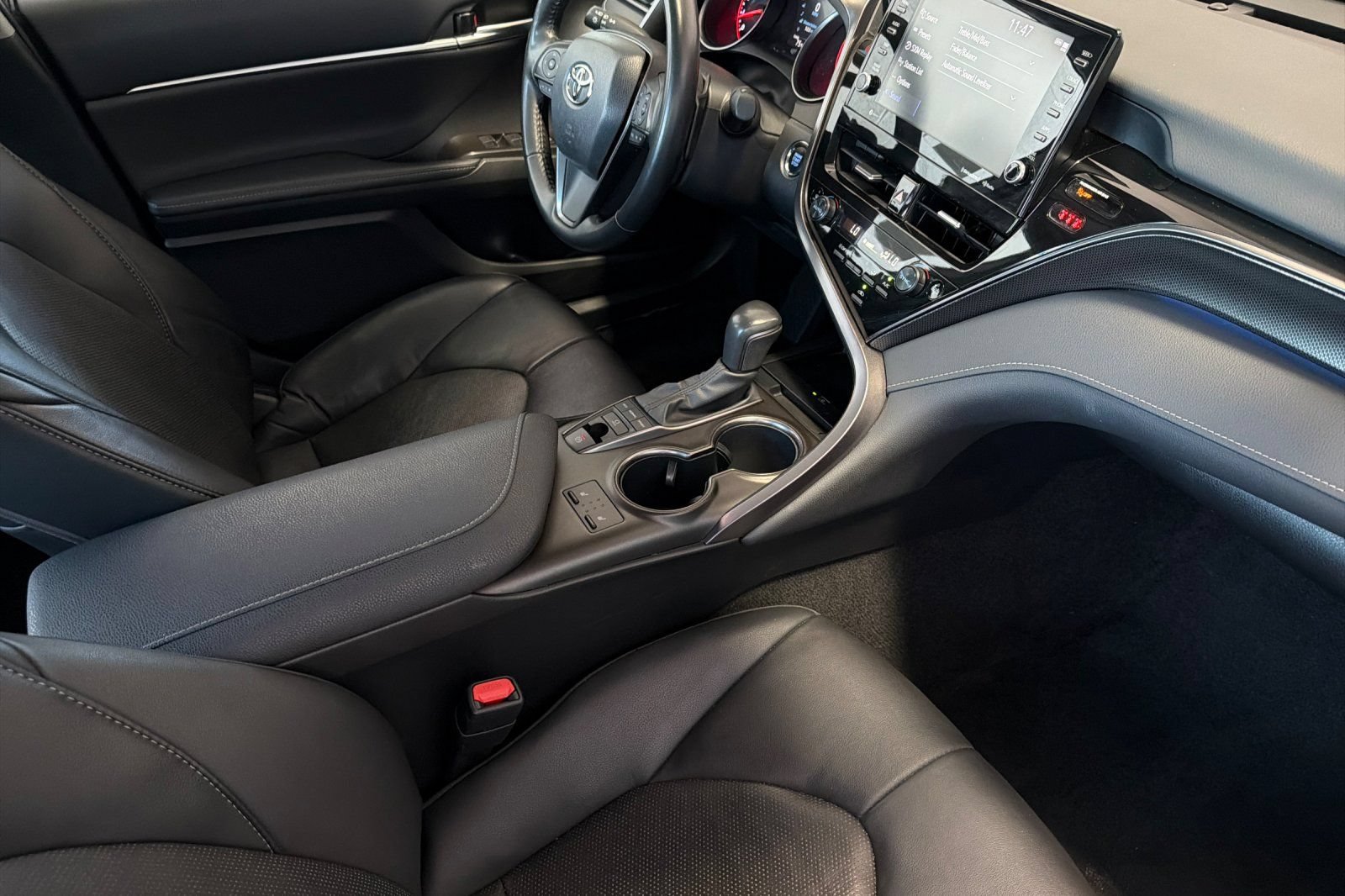 Used 2024 Toyota Camry XSE FWD image 17
