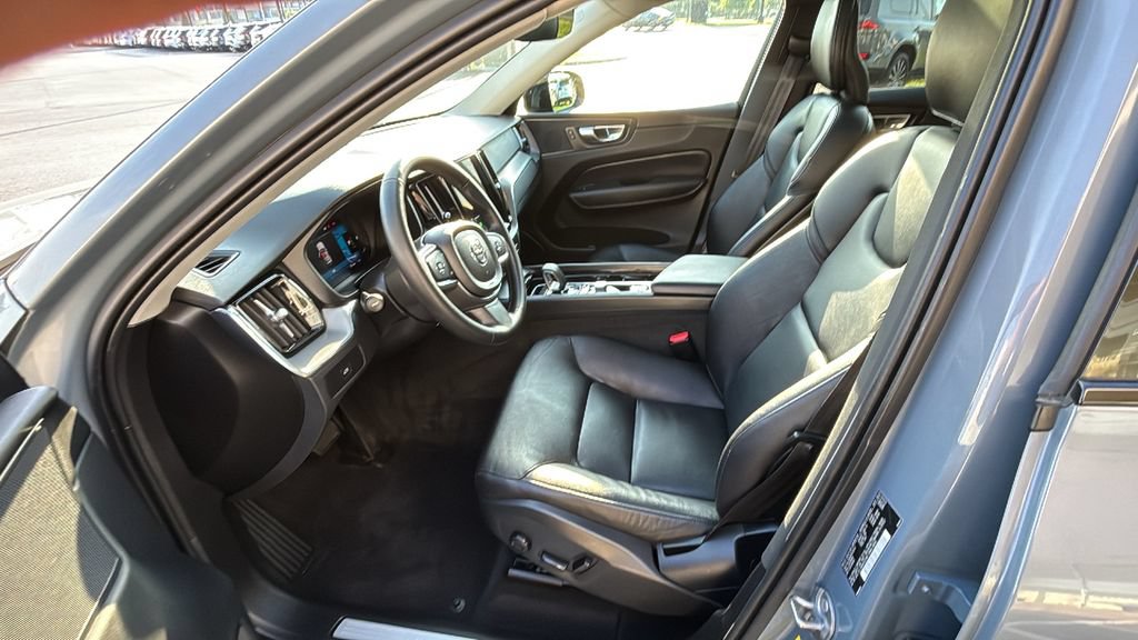 Used 2024 Volvo XC60 B5 Core w/ Climate Package AWD/4WD image 24