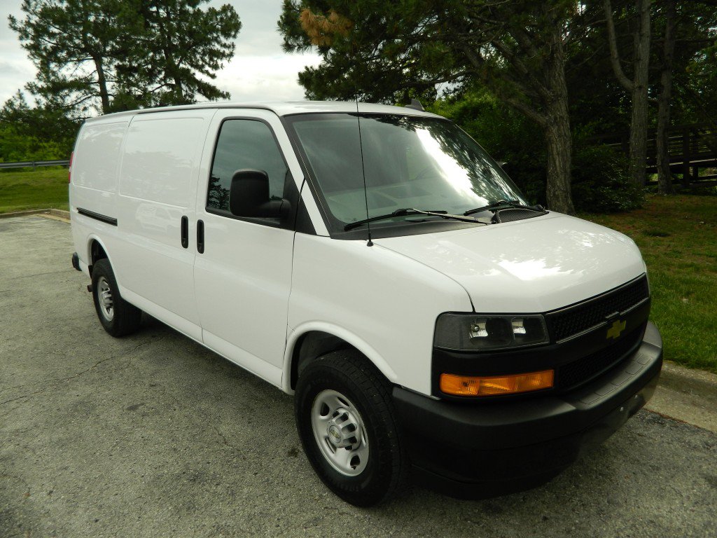 Used 2022 Chevrolet Express 2500 w/ Driver Convenience Package RWD image 3