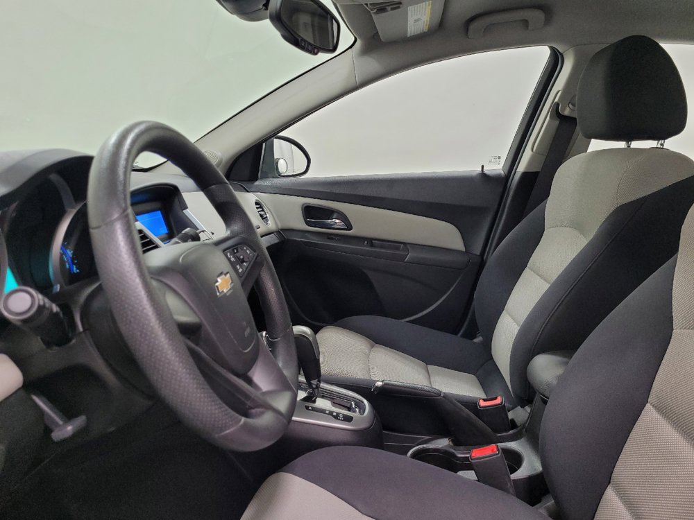 Used 2016 Chevrolet Cruze LS FWD image 17