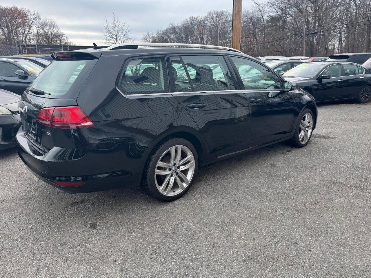 Used 2015 Volkswagen Golf TDI S image 8