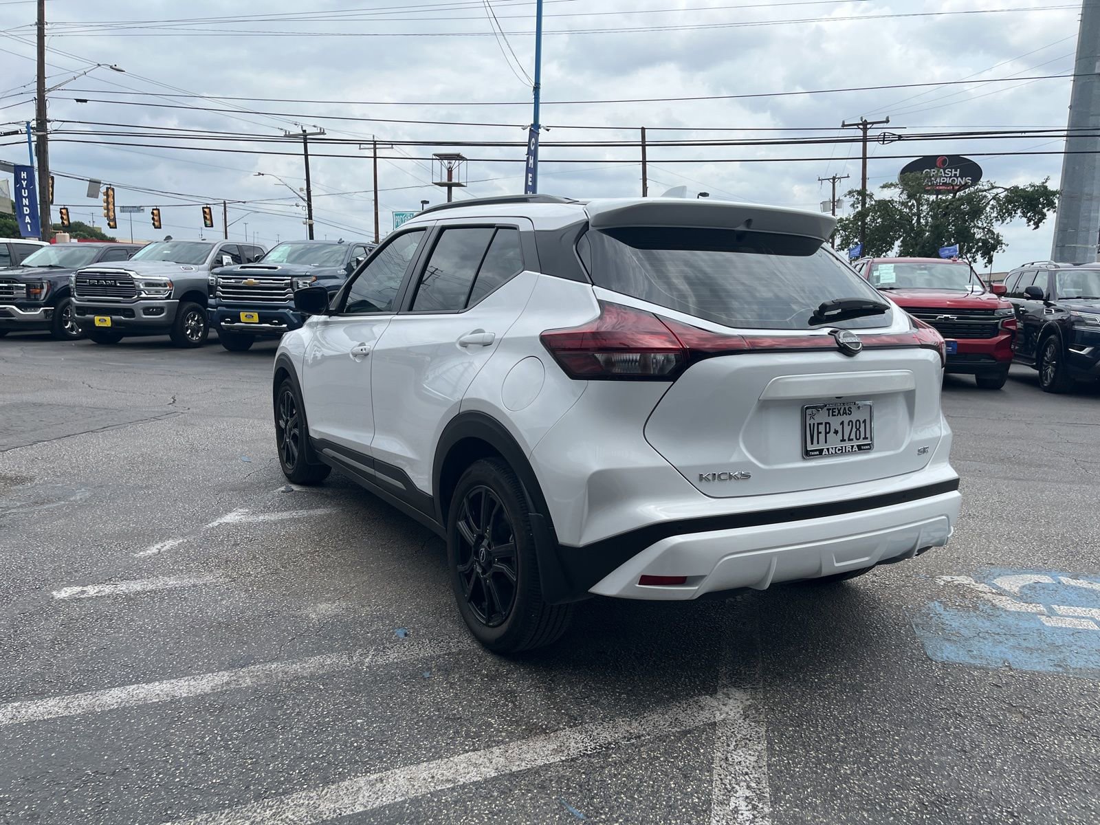 Used 2024 Nissan Kicks SR w/ SR Premium Package FWD image 2