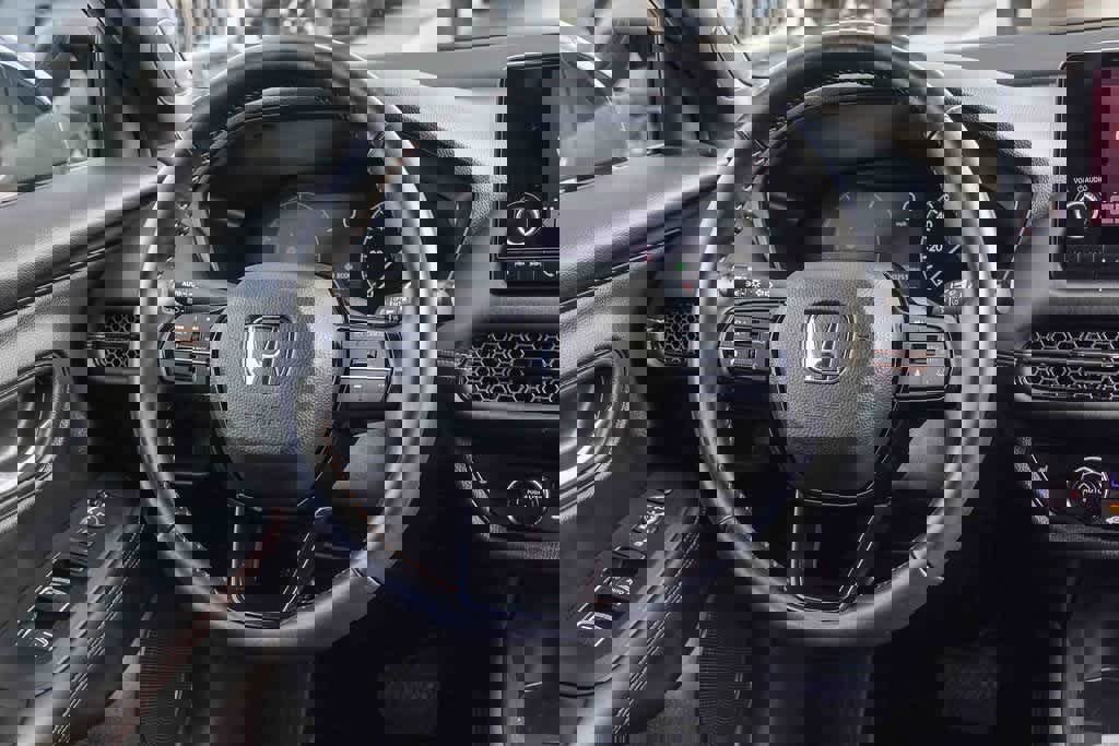 Used 2025 Honda HR-V Sport image 14