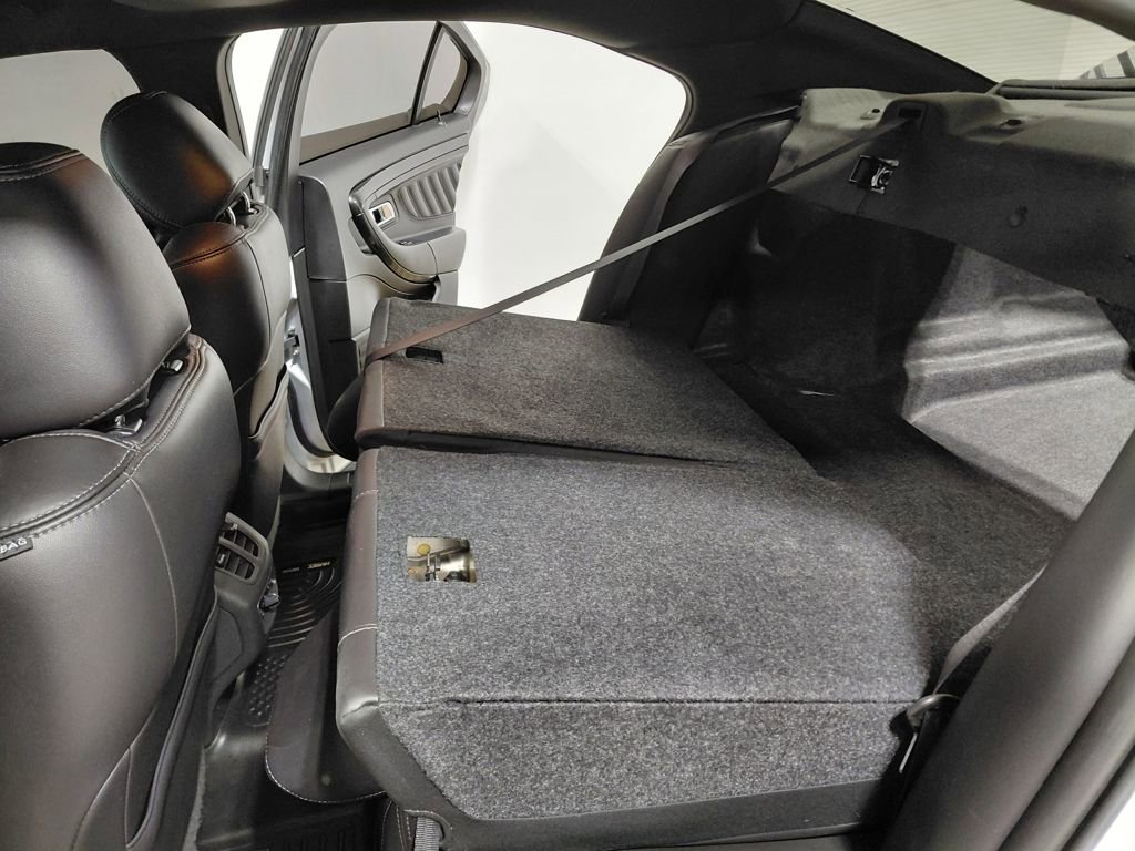 Used 2018 Ford Taurus SHO image 28