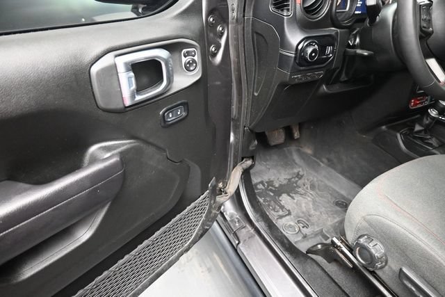 Used 2024 Jeep Wrangler Unlimited Rubicon w/ Technology Group AWD/4WD image 17