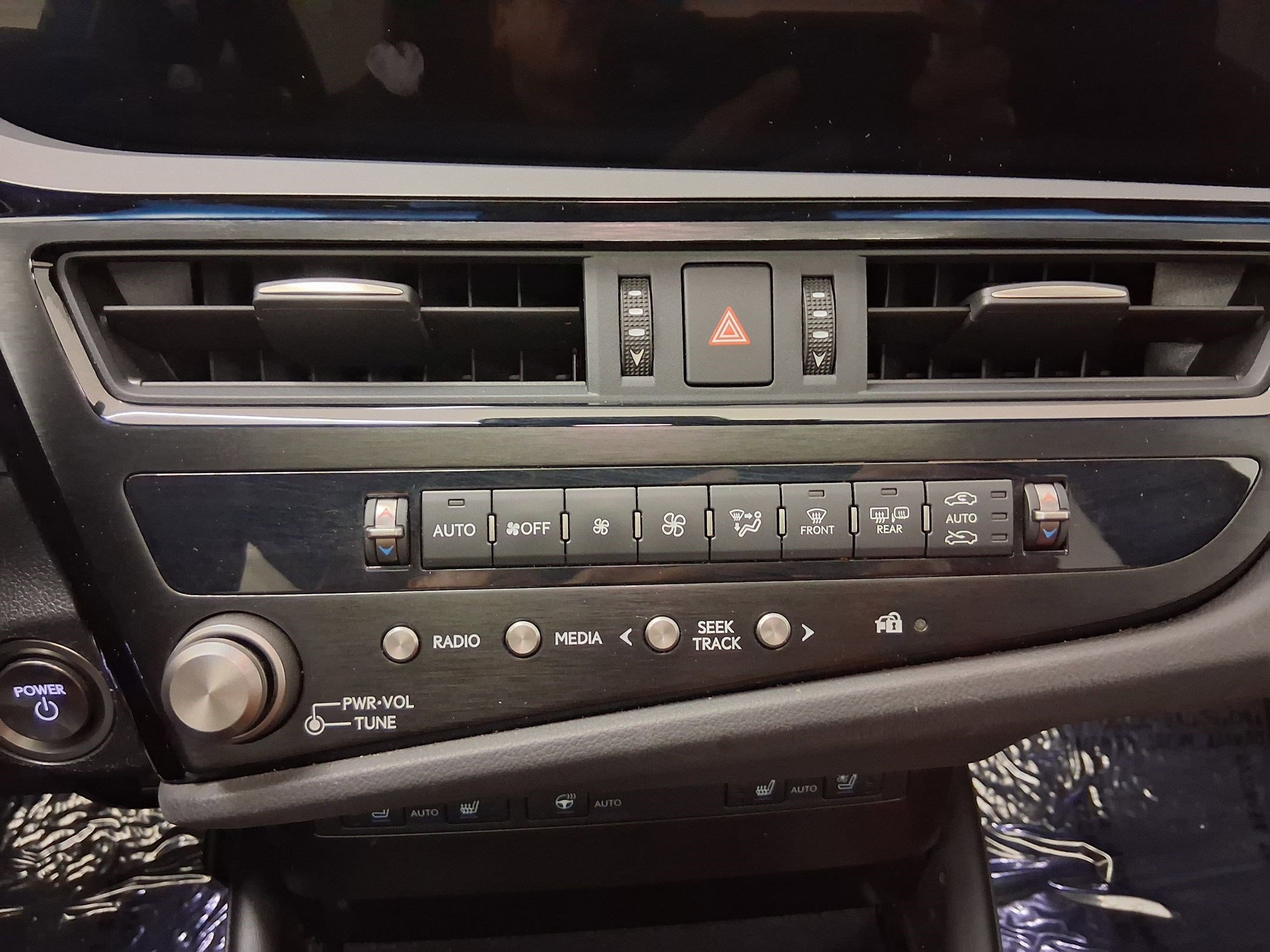 Used 2023 Lexus ES 300h F Sport image 28