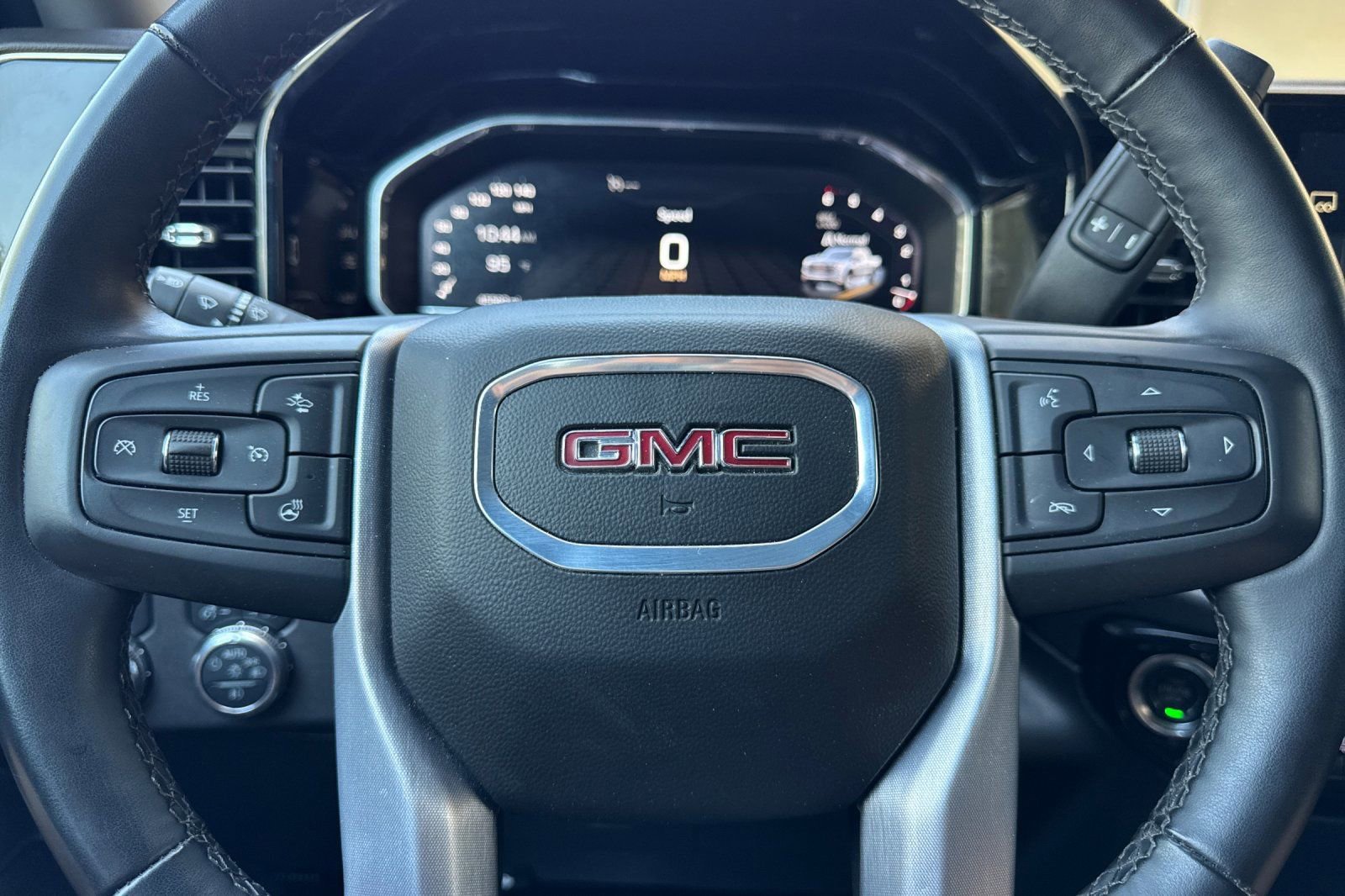 Certified 2025 GMC Sierra 1500 SLT RWD image 23
