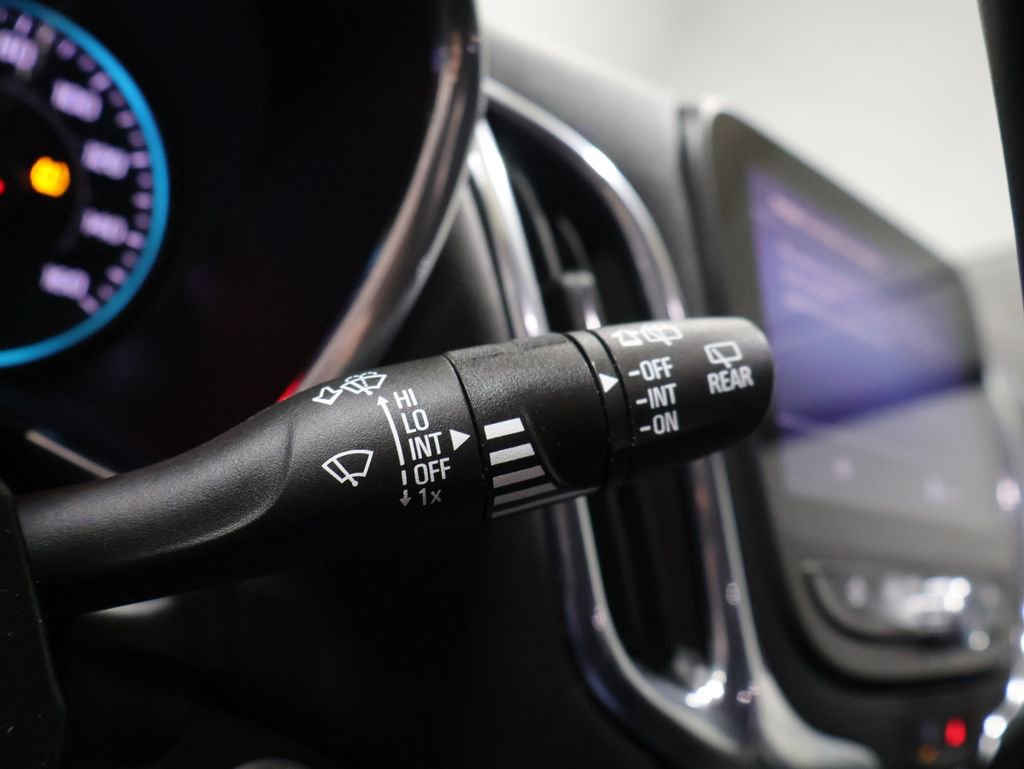 Used 2023 Chevrolet Equinox LT image 37